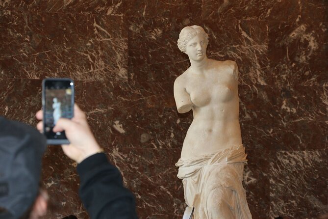 Louvre Museum Access Guided Tour with Mona Lisa - The Mona Lisa Focus: More Than Just a Quick Photo Stop