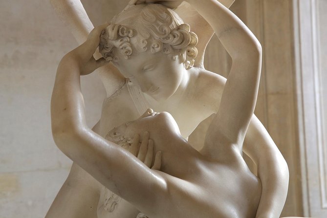 Louvre Museum - Highlights Tour with Mona Lisa - What the palace-history focus gets right (and where it can miss)
