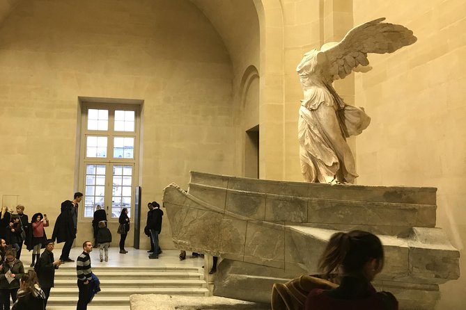 Louvre Museum Masterpieces Guided Tour - The Mona Lisa: what a guided stop actually helps with