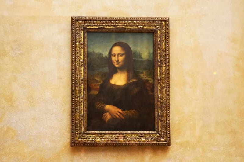 Louvre Museum: Mona Lisa Without the Crowds Last Entry Tour - Skip-the-line entry and headsets: how the tour stays comfortable