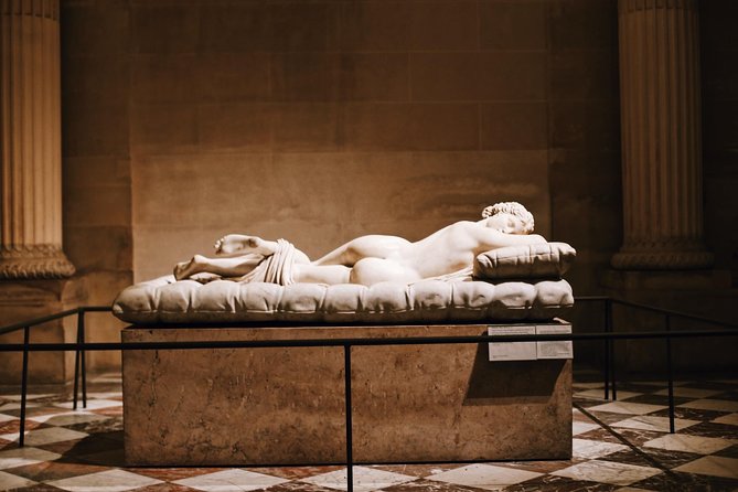Louvre Museum Paris Essential Guided Tour Semi-Private 6ppl Max - Real-world logistics inside the Louvre: crowds, rules, and smooth time use