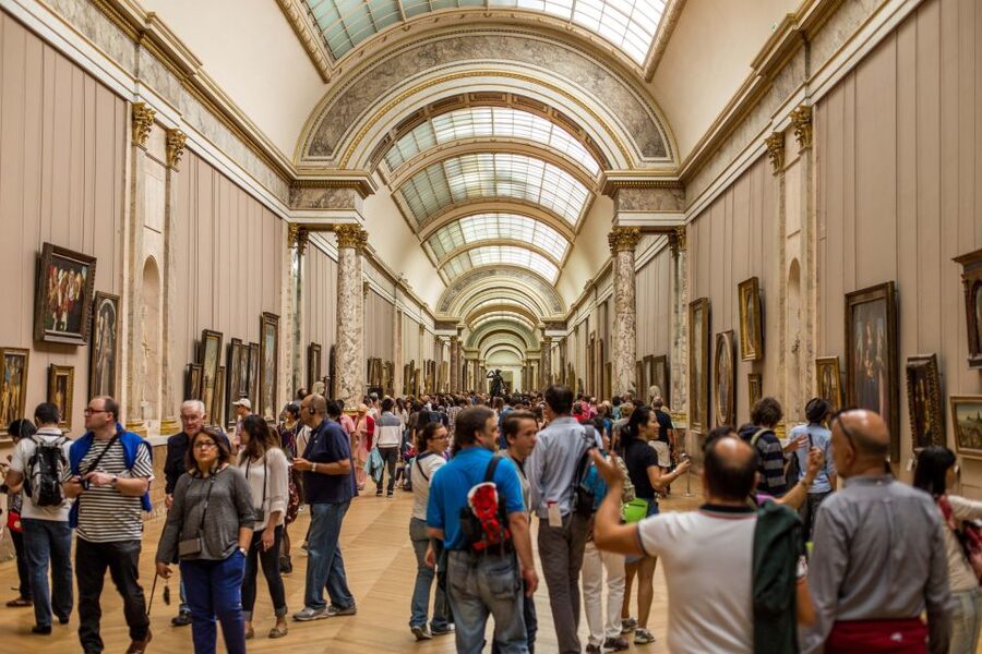Louvre Museum: Skip-the-Line Guided Tour - Mona Lisa and the great masters: how to see more than one face in a crowd