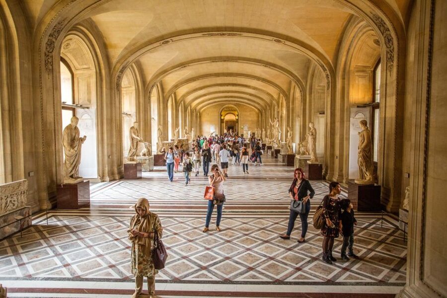 Louvre Museum: Skip-the-Line Guided Tour - Starting at the Palais du Louvre: where the building sets the tone