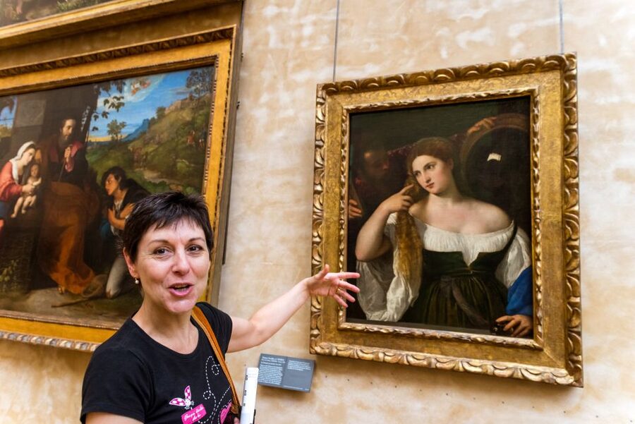 Louvre Museum: Skip-the-Line Small Group Guided Tour - Venus de Milo stop: the “quick win” classic