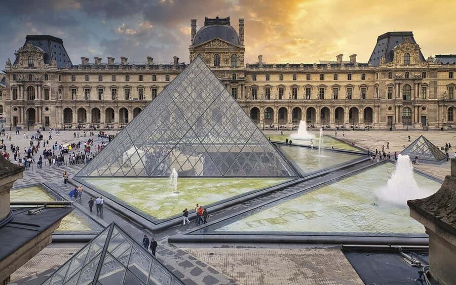 Louvre Museum Timed Entrance Ticket with Audio Guide - Who this ticket suits best