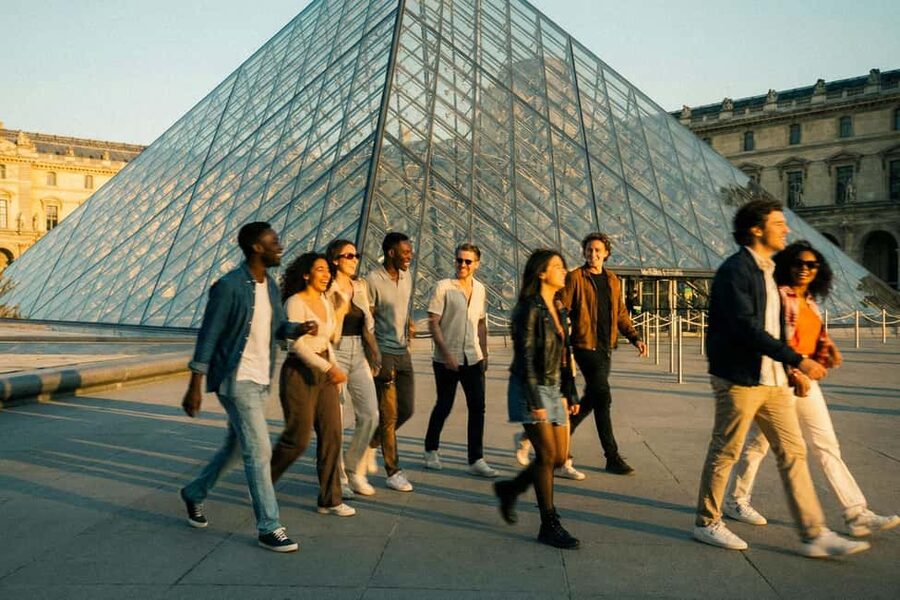 Louvre Priority Access Mona Lisa & Museum Icons Guided Tour - The 2-hour highlight route: Mona Lisa, Venus de Milo, and the big stories
