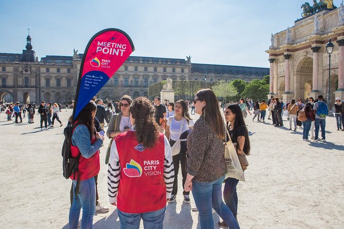 Louvre Priority Access with Mona Lisa Escort or Guided Option - Tuileries Garden to Louvre: the short walk that sets your expectations