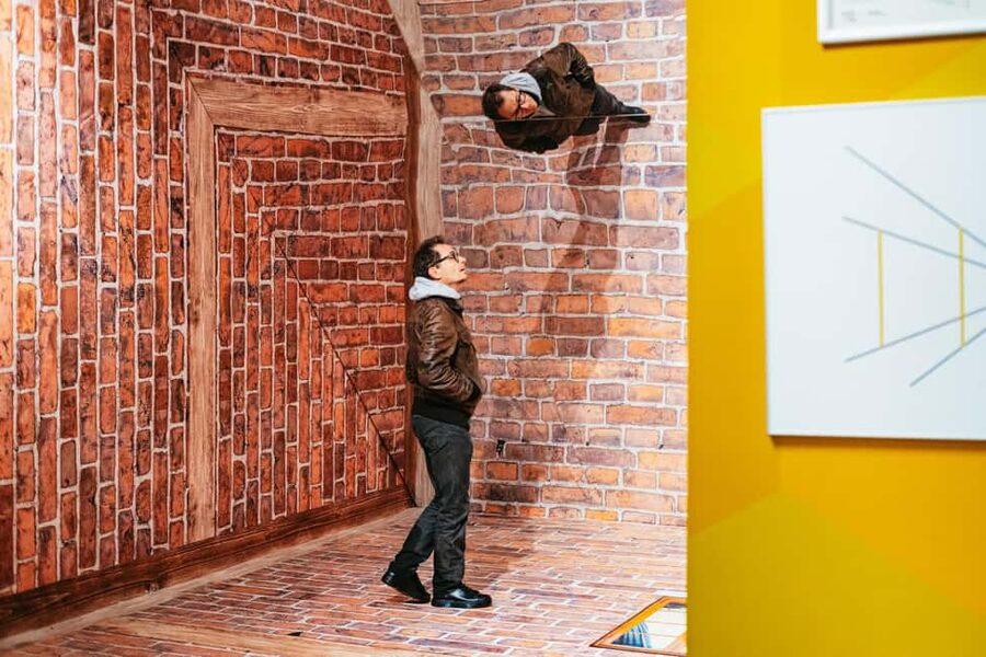 Lyon: Musée de l’illusion Entrance Ticket - Your 1-Hour Game Plan: Timing and How to See It All