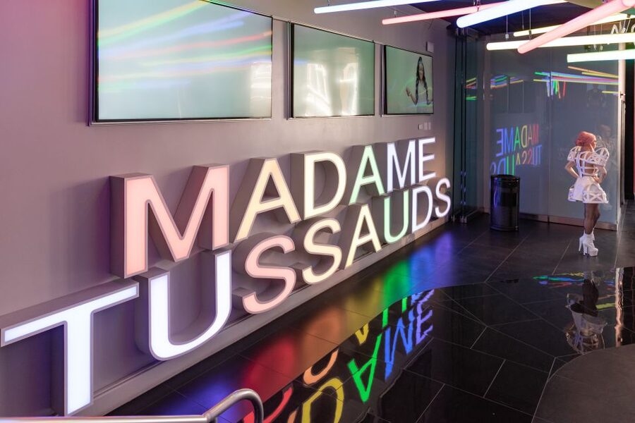 Madame Tussauds Wax Museum Las Vegas - Photo Strategy: Posing Is Easy, Extras Can Cost