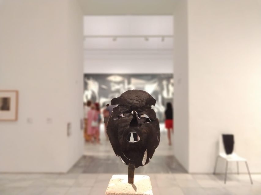 Madrid: Guided Tour of Reina Sofía Museum with Entry Ticket - From the main gate to the first rooms: what the start feels like