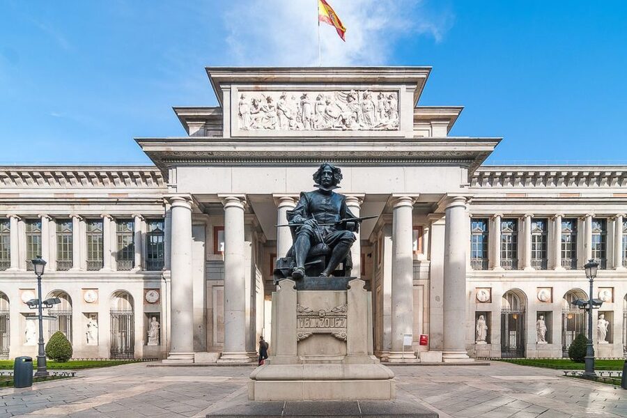Madrid: Prado Museum and the Royal Palace Guided Tour - Art that sticks: Murillo, Velázquez, Goya, Rubens, Tiziano