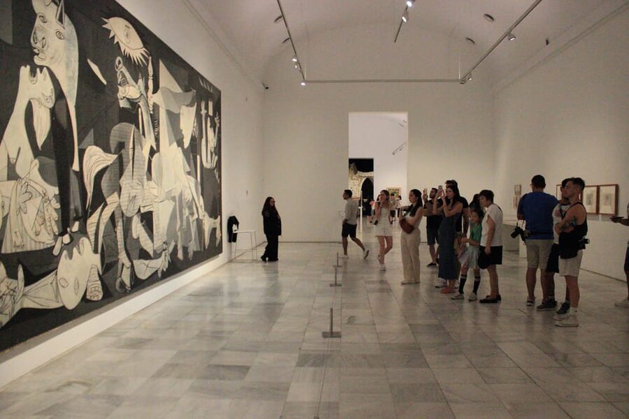 Madrid: Reina Sofía Museum Guided Tour - Picasso, Dalí, Miró, and the art language behind their styles
