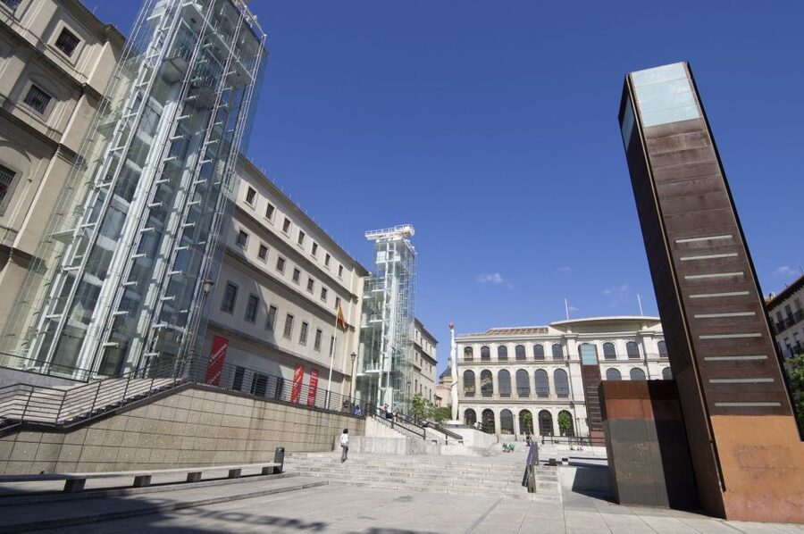 Madrid: Reina Sofía Museum Guided Tour - The museum building: vaulted halls, former hospital vibes, and garden views