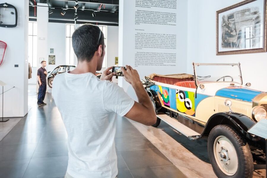 Málaga: Museo del Automóvil y la Moda Ticket - The American dream wall: Cadillacs and horsepower vibes