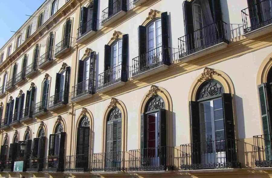 Málaga: Picasso Birthplace Museum Ticket & City Audio Guide - Timing your day: using 9:30 AM–8:00 PM to your advantage