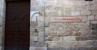 Malaga: Picasso Museum Guided Tour with Skip-the-Line Ticket - Finding Your Guide: Yellow Umbrella at the Museum Entrance