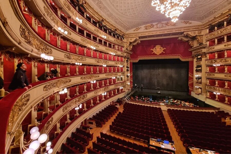 Milan: La Scala Theater and Museum Tour with Entry Tickets - Teatro alla Scala in 1 hour: what you actually get