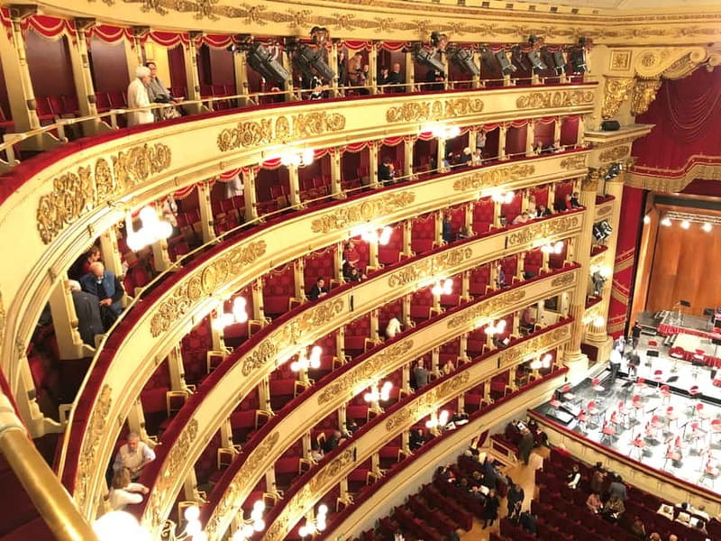 Milan: Skip-the-Line La Scala Museum Tour + Hop On Hop Off - First stop: in front of La Scala Museum, ready to go