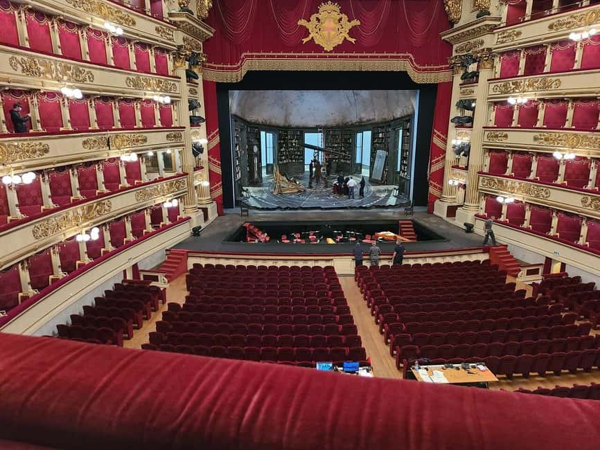 Milan: Skip-the-Line La Scala Museum Tour + Hop On Hop Off - Adding the optional 2-day Hop-on Hop-off bus: smart if you want freedom