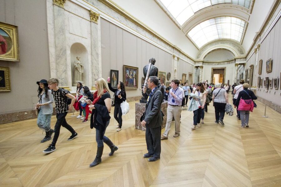 Mona Lisa & Louvre Masterpieces Tour with Reserved Access - Meeting at Arc de Triomphe du Carrousel: getting your bearings first