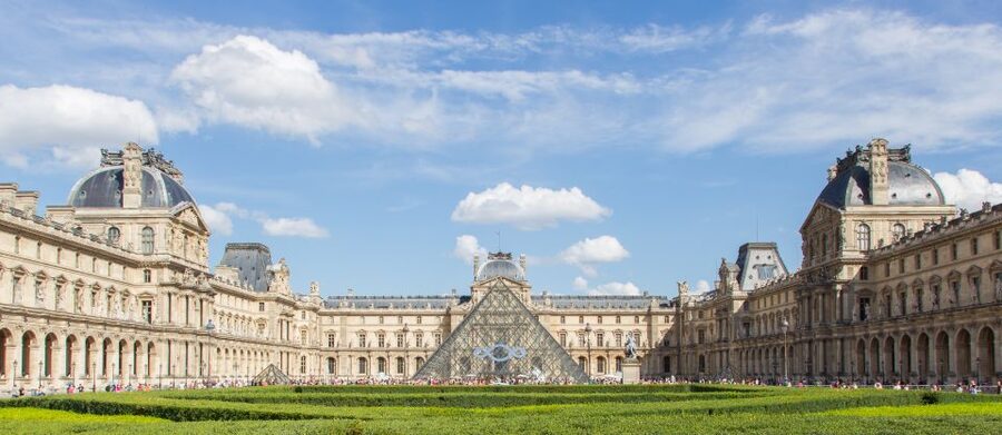 Mona Lisa & Louvre Masterpieces Tour with Reserved Access - Classical sculpture: Venus de Milo and Winged Victory in context