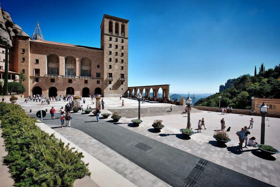 Montserrat Museum and Monastery Entry Ticket - Entering Montserrat: why this monastery complex works