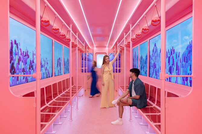 Museum of Ice Cream Chicago Admission Ticket - Putt-putt crazy golf inside the sweet world