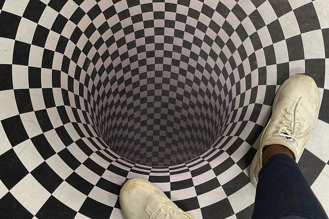 Museum of Illusions Admission in Toronto - Tickets and Price: Is $26.23 Worth It?
