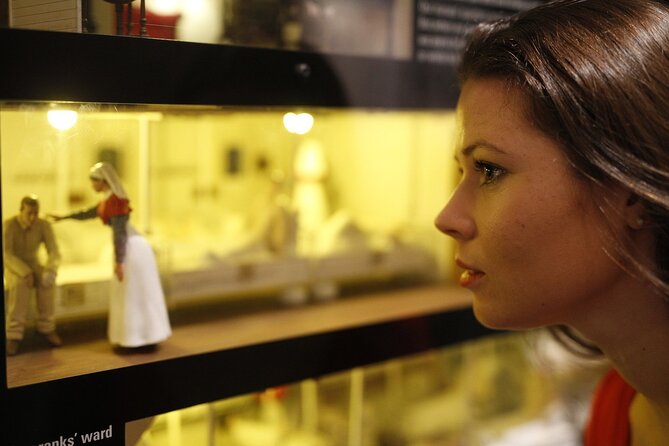 Museum of NZ Te Papa Tongarewa: Gallipoli Exhibition Guided Tour - Inside the Gallipoli exhibition: the 2.4-times-human-size centerpiece