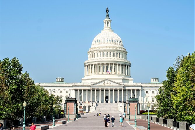 National Mall Tour with 10 Stops & U.S. Capitol or Museum Entry - Korean War Veterans Memorial and Franklin Delano Roosevelt: Two Ways to Grieve and Persist