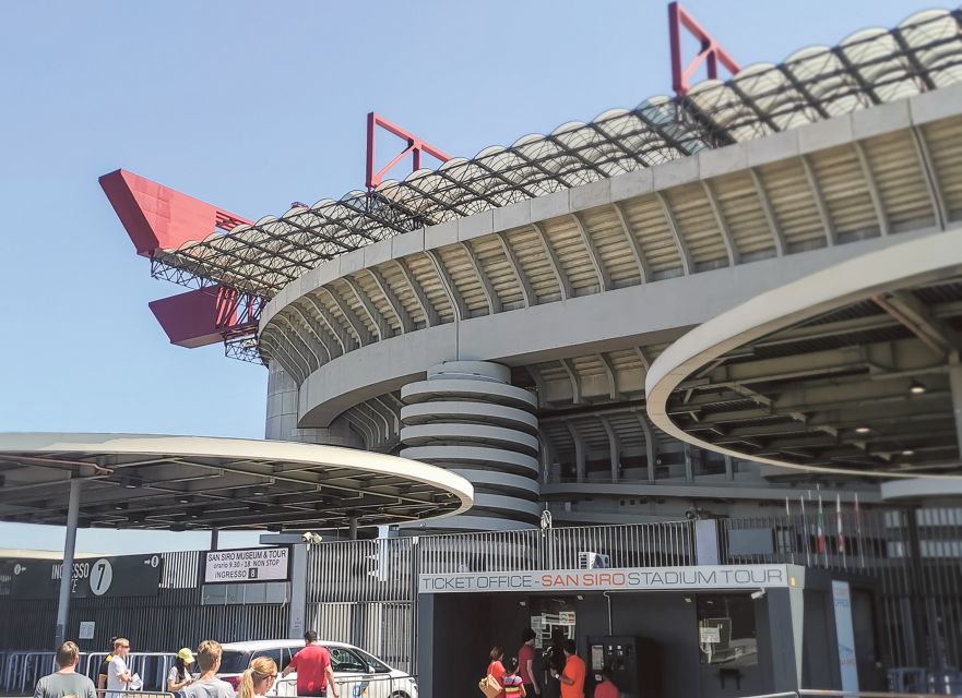 Official San Siro Stadium and Museum Guided Tour - The guide experience: Italian and English, and real personalities