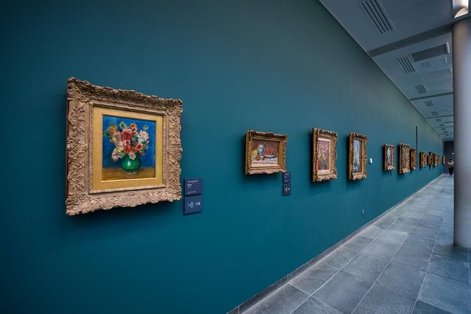 Orangerie & Monet's Water Lilies Exclusive Tour w/ Reserved Entry - Inside the water-lily rooms: how the guide helps you look better