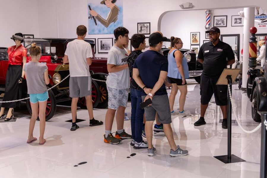 Orlando: Orlando Auto Museum at Dezerland Park - Harley Davidson lounge and Great Gatsby: cars with attitude