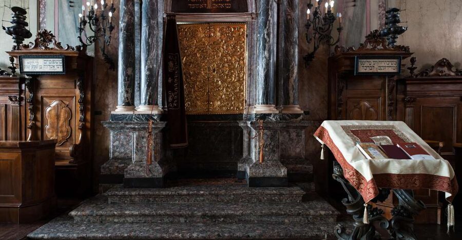 Padua: Jewish Heritage Museum and Synagogue Tour - The narrow ghetto streets: where story meets geography