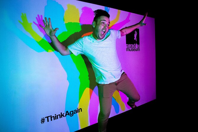 Paradox Museum in Las Vegas: Exit Reality, Enter Fun Illusions - The Sofa Illusion and Other “Wait, What?” Moments