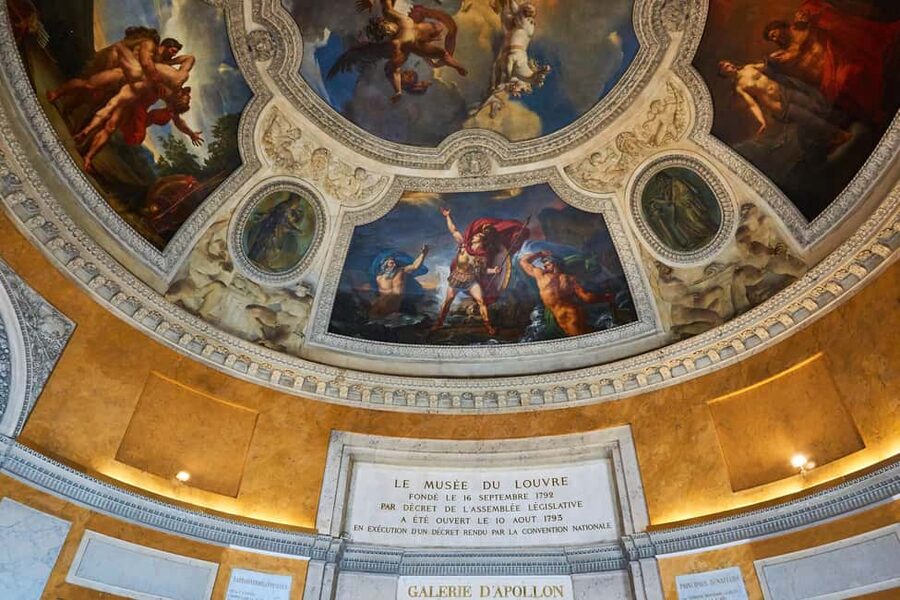 Paris: Louvre Museum Entry Ticket and Garden Walking Tour - Seine river cruise upgrade: what you gain (and what you control)