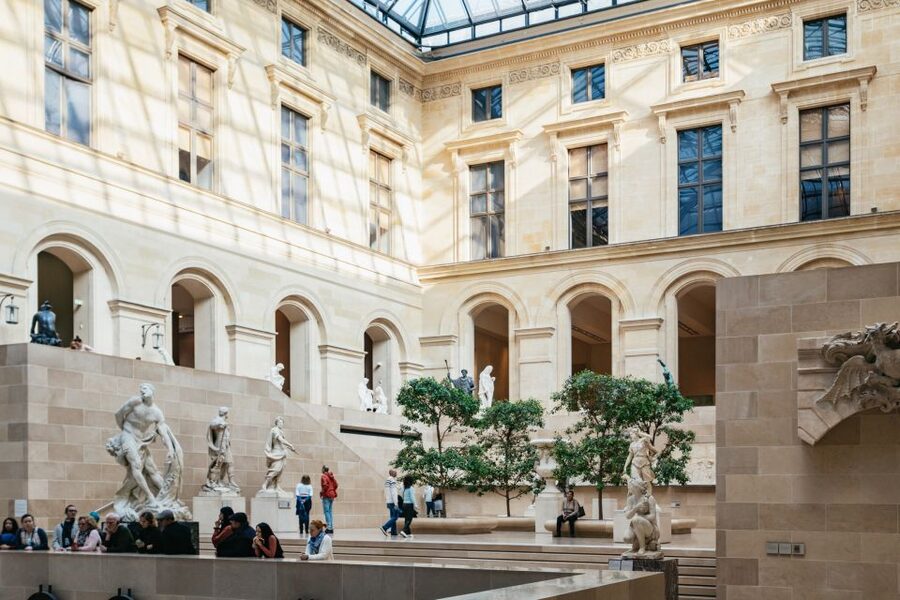 Paris: Louvre Museum Entry Ticket With Host and River Cruise - Timed Louvre Access: Going Straight to the Mona Lisa