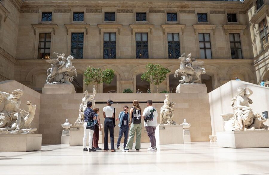 Paris: Louvre Museum Highlights and Mona Lisa Tour - Key things that make this tour work