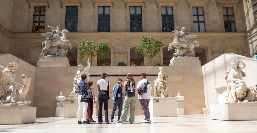 Paris: Louvre Museum Highlights and Mona Lisa Tour - Starting at Arc du Carrousel: The Route Begins Before You See Art