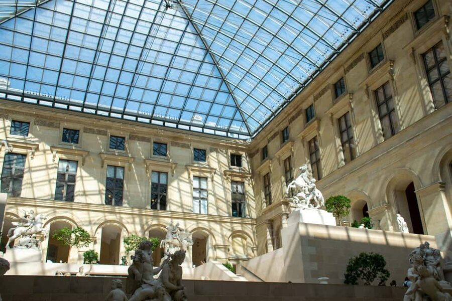 Paris: Louvre Museum Highlights Small-Group Guided Tour - Your guide is the real “highlights” factor (Romain, Vincent, Wei, Walid, Hamish)