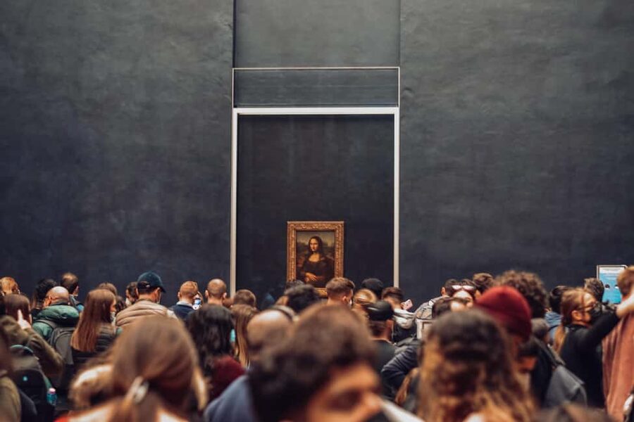 Paris: Louvre Museum Hosted Entry and Mona Lisa Audioguide - How Hosted Entry Gets You Into the Louvre Faster