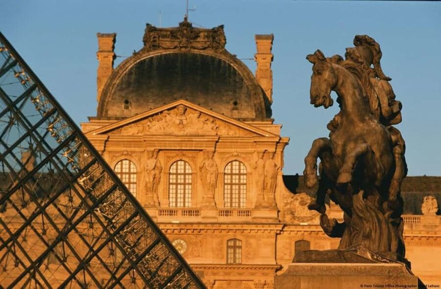 Paris: Louvre Museum Hosted Entry and Mona Lisa Audioguide - Timed Tickets, Security Lines, and Realistic Expectations