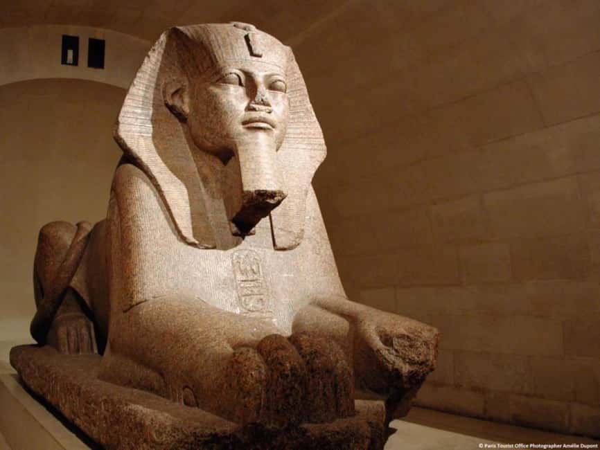 Paris: Louvre Museum Hosted Entry & Masterpieces Audio Guide - Time Management Inside a Giant Museum: Security Lines and Personal Pacing