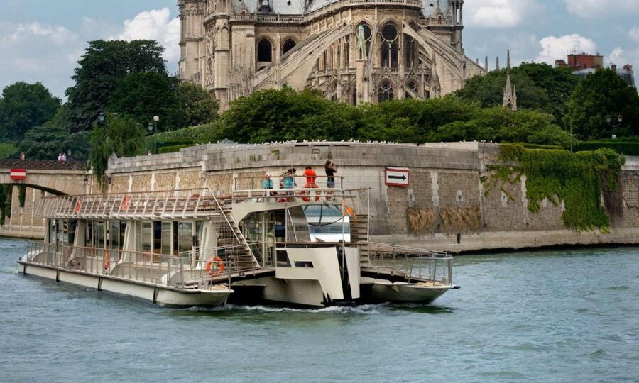 Paris: Louvre Museum & River Cruise Priority Access Tickets - The 1-Hour Seine Cruise on Bateaux Parisiens: Why This Part Matters