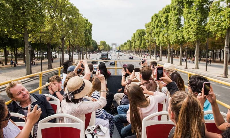 Paris: Louvre Museum Ticket with Audio guide - Priority access and the no-meeting-point setup at the Louvre