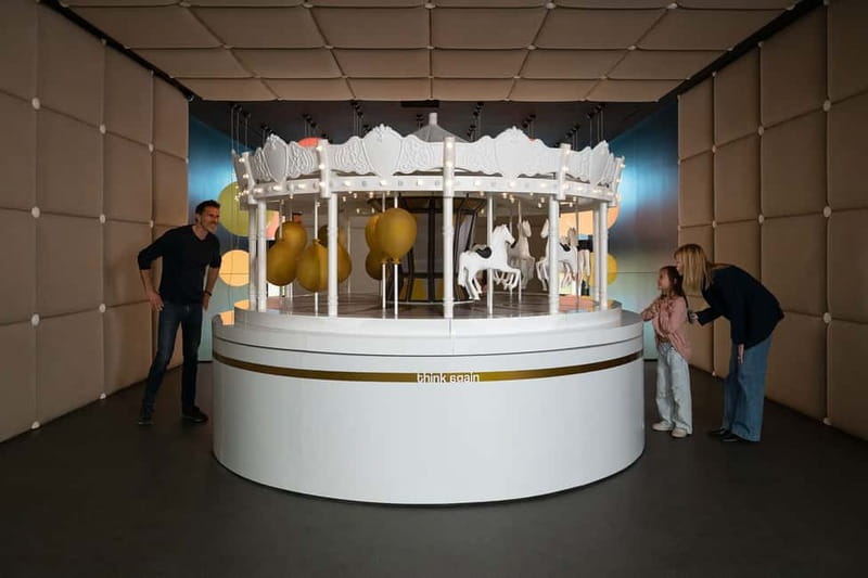 Paris: Paradox Museum Entrance Tickets - Paradox Boutique and café: where you land after the illusion workout