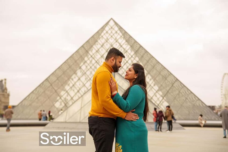 Paris: Private Photoshoot Outside the Louvre Museum - Timing, Arrival, and Crowd Reality (The Part People Forget)