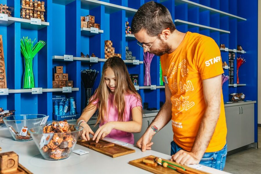 Philadelphia: Museum of Illusions Timed Entrance Ticket - Fun for families (and for adults who hate dull plans)