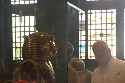 Private tour to Giza Pyramids,Sphinx,Egyptian Museum with Local Lunch - Stop 1: Pyramids of Giza and the Sphinx area, plus the panoramic regroup