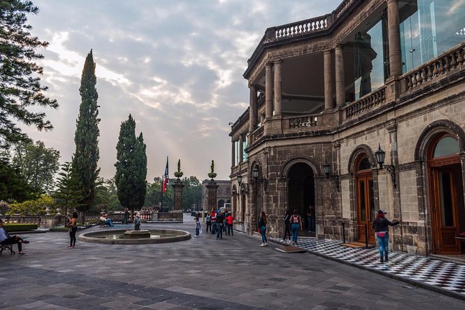 Private Walking Tour Anthropology Museum & Chapultepec Castle - Bosque de Chapultepec: pre-Hispanic remains and an ancient aqueduct walk